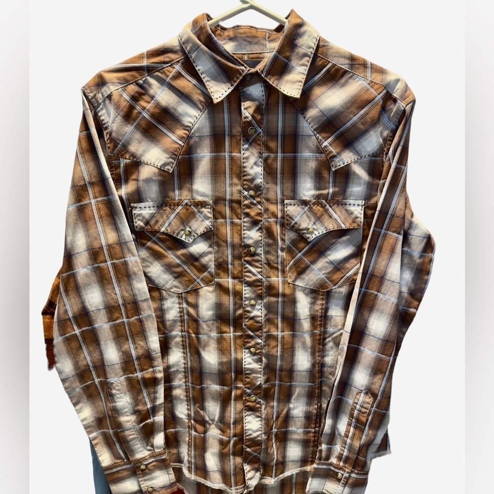 VINTAGE Wrangler , western shirt , Pearl snaps , brown , white , blue tag .Small
